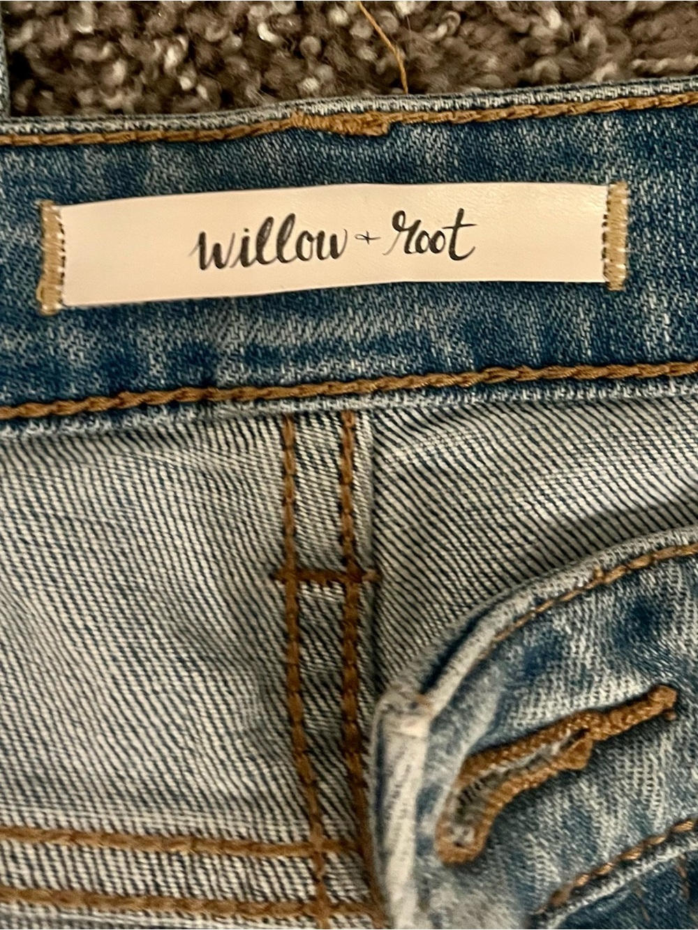 Willow & Root Distressed Straight Leg Women’s Jeans in Light Blue Wash- size 30 - Picture 6 of 8